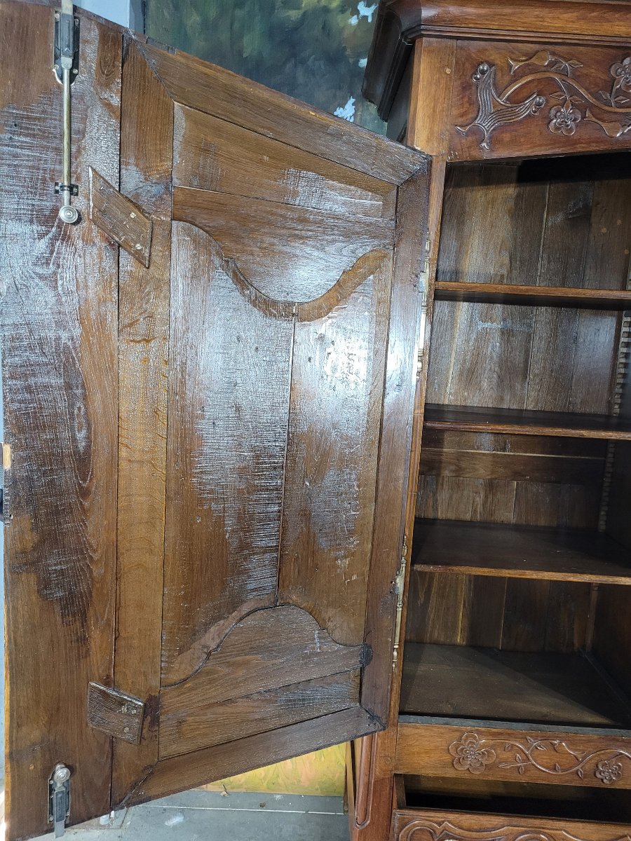 Carved Louis XV Oak Cabinet-photo-7