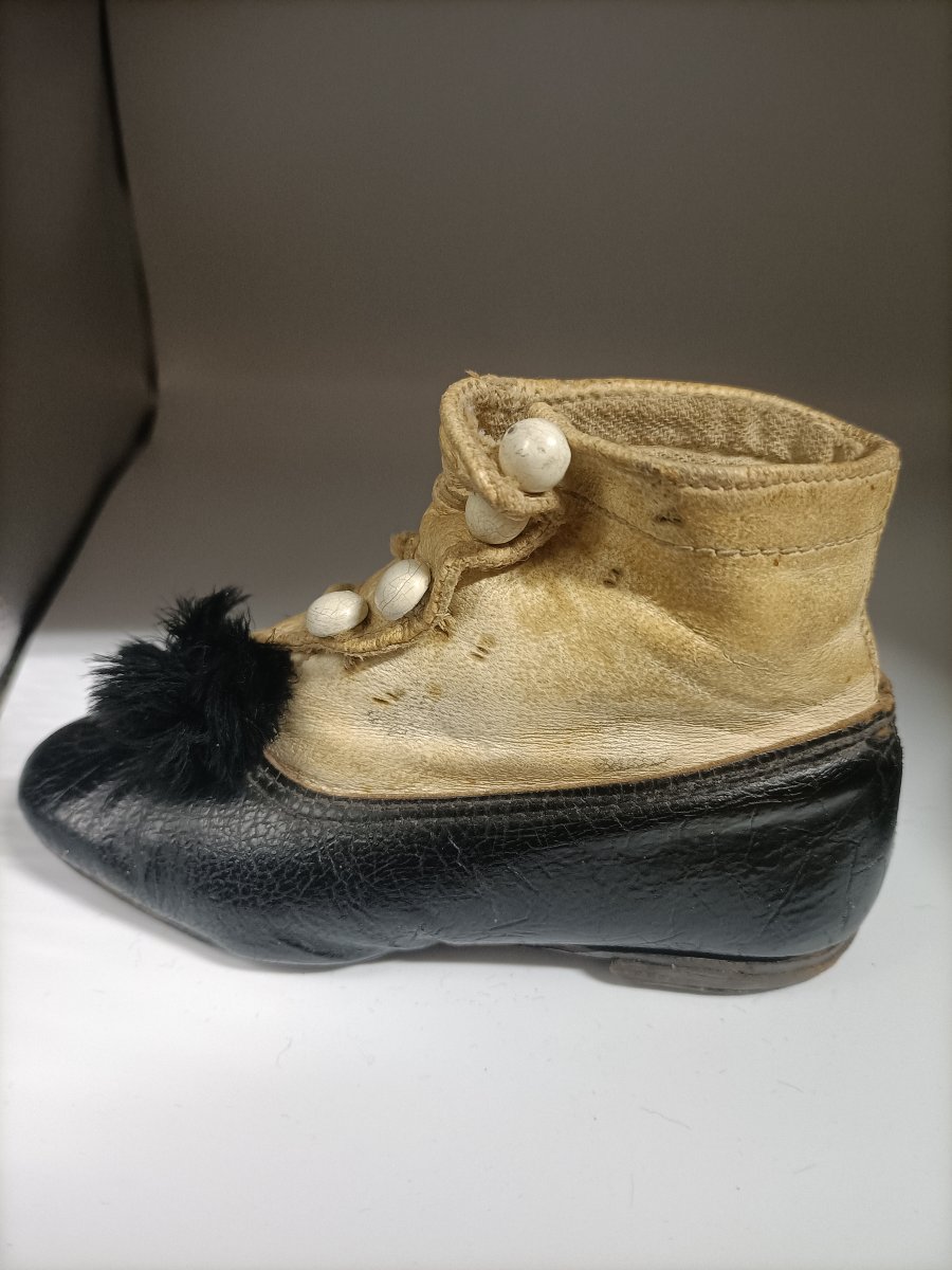 Petites chaussures victoriennes