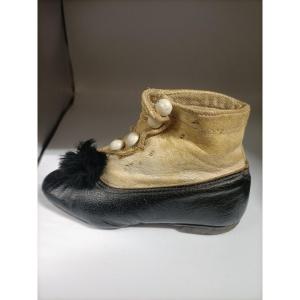 Petites chaussures victoriennes
