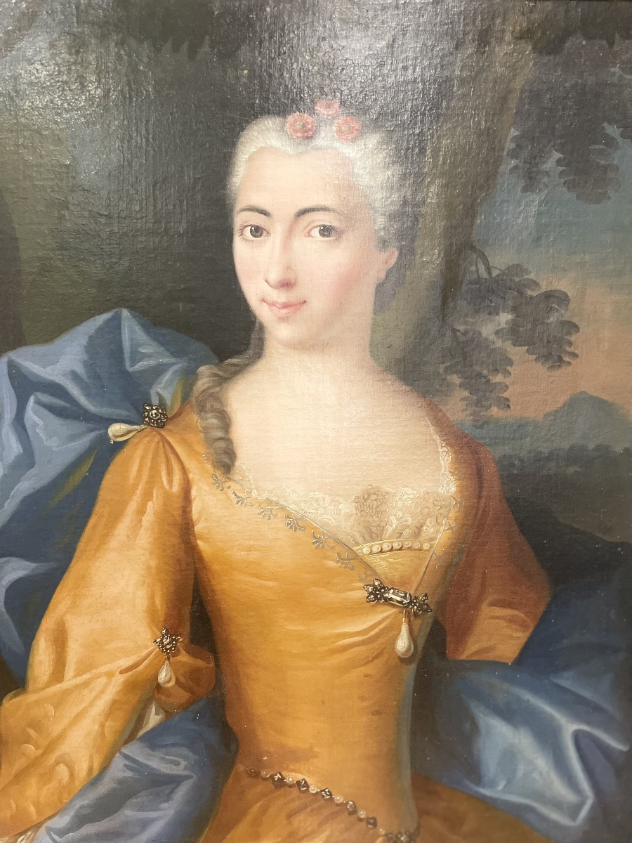 French School Of The 18th Century Portrait Of A Woman In A Golden Dress, Against A Landscape Background-photo-2