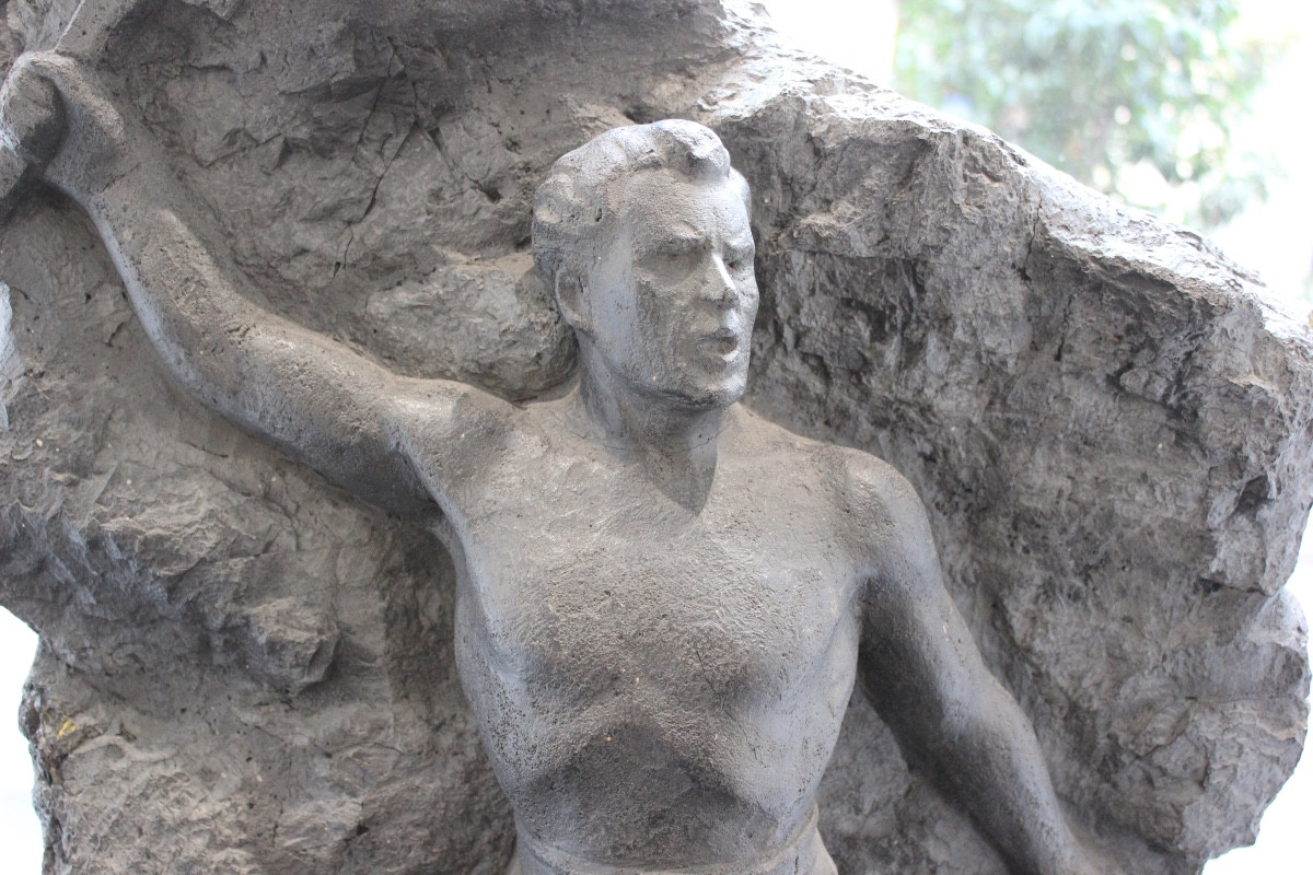 Socialist Realism, 1949 - Statue Of A Polish Worker - Coal-photo-3