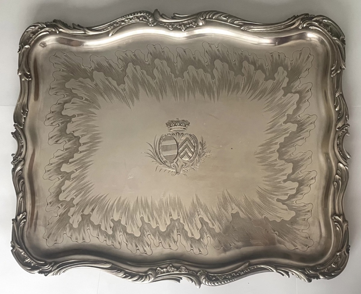 Plateau aux armes de Henri d’Harcourt & de Marie de La Rochefoucauld, XIXe s. - Métal argenté
