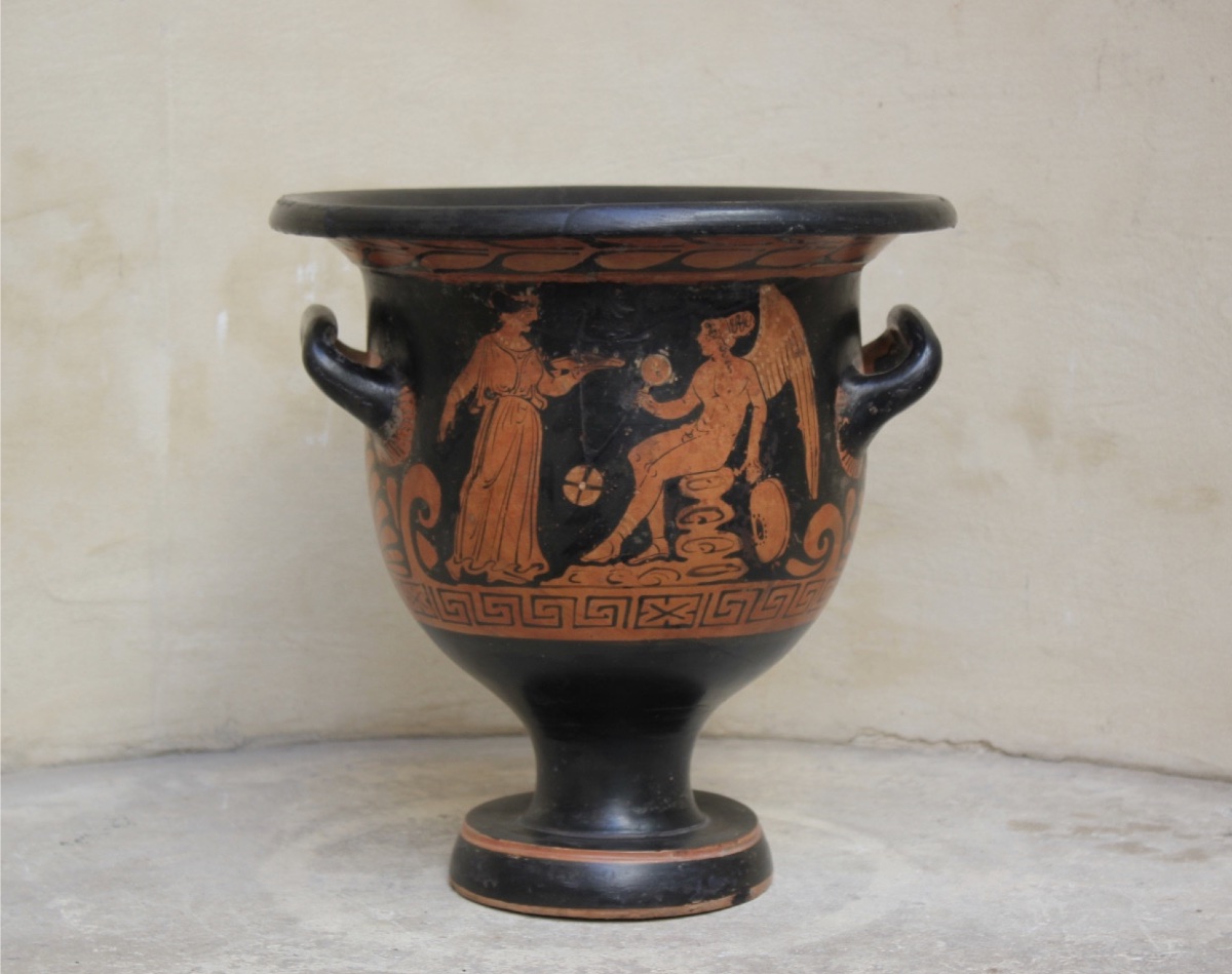 Late IV Bc. J.-c. - Bell-shaped Krater - Apulian Workshop (greater Greece)