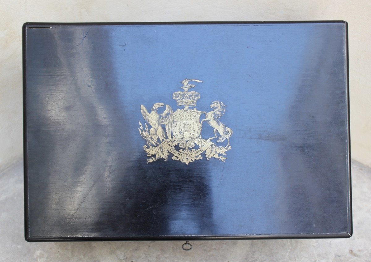Coffre XIXe siècle - Aux armes de la famille Ney, duc d'Elchingen, prince de la Moskowa - ébène-photo-1