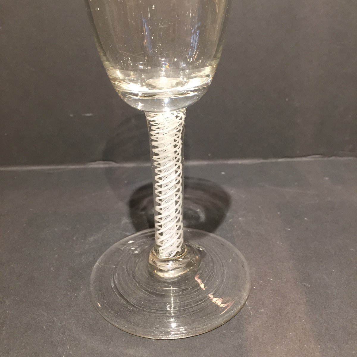 A Dutch Opaque Twisted Wine Glass, 18th Century-photo-2