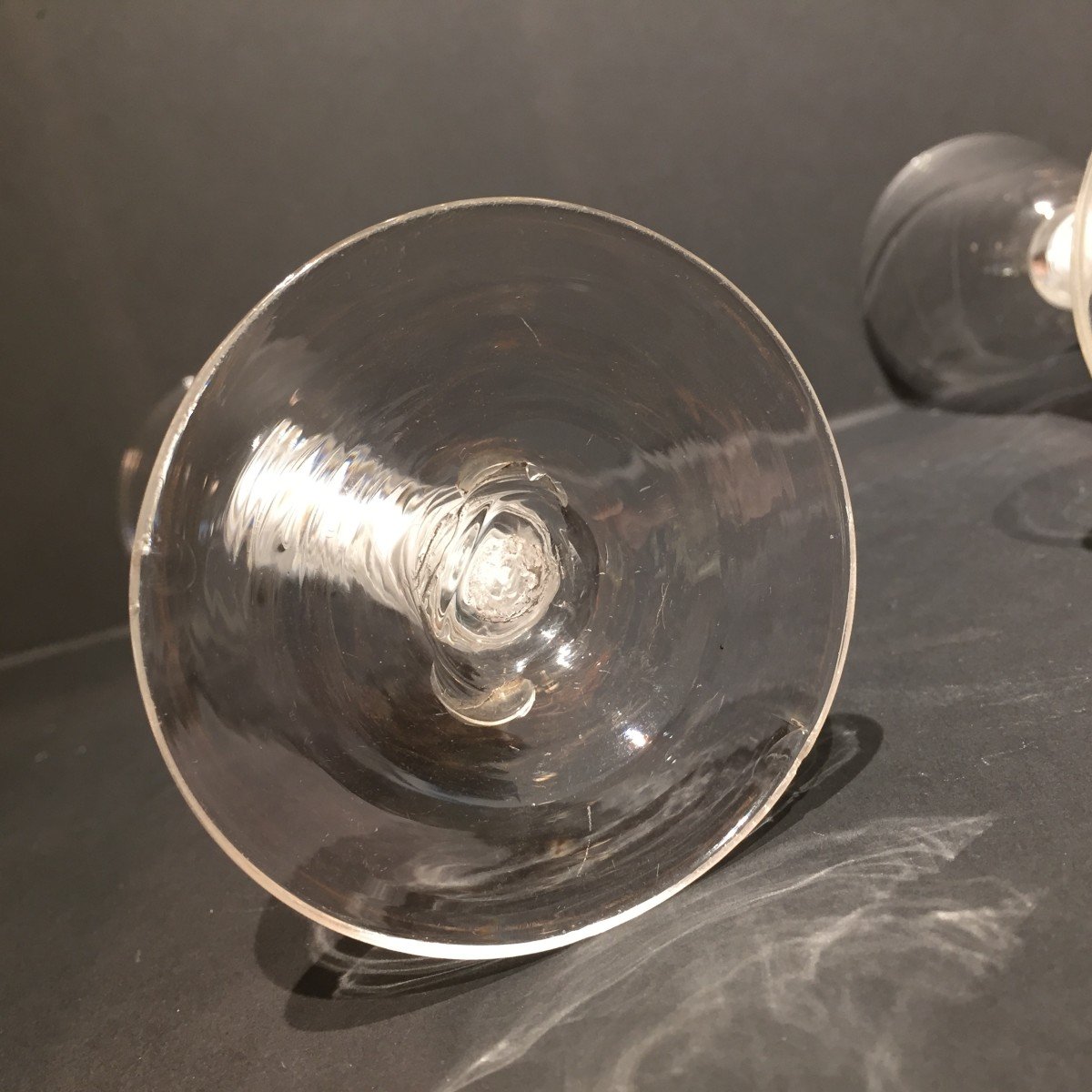 Deux Verres à Vin Torsadés Opaques Hollandais Ou Anglais, XVIIIe Siècle-photo-7