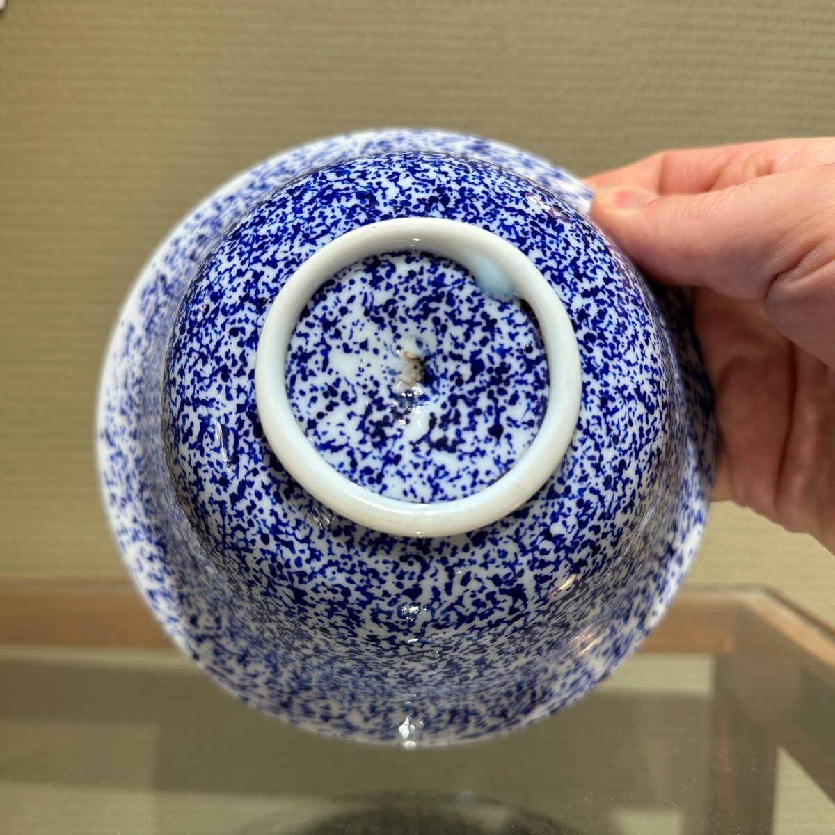 An 18th Century Blue And White Opaline Glass Cup-photo-2