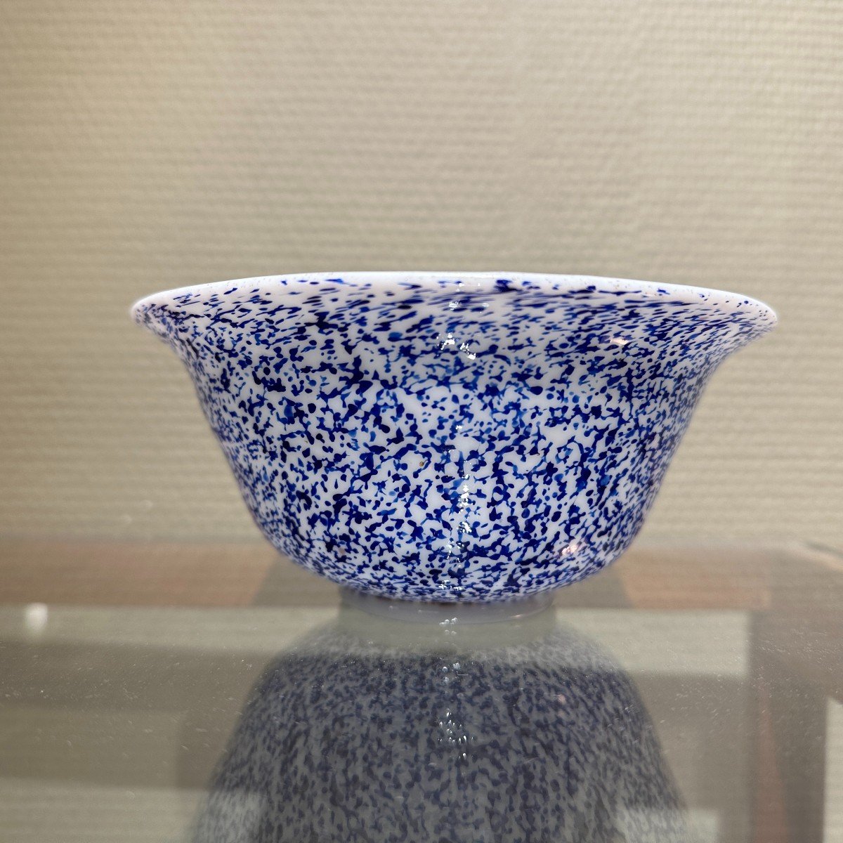An 18th Century Blue And White Opaline Glass Cup-photo-5