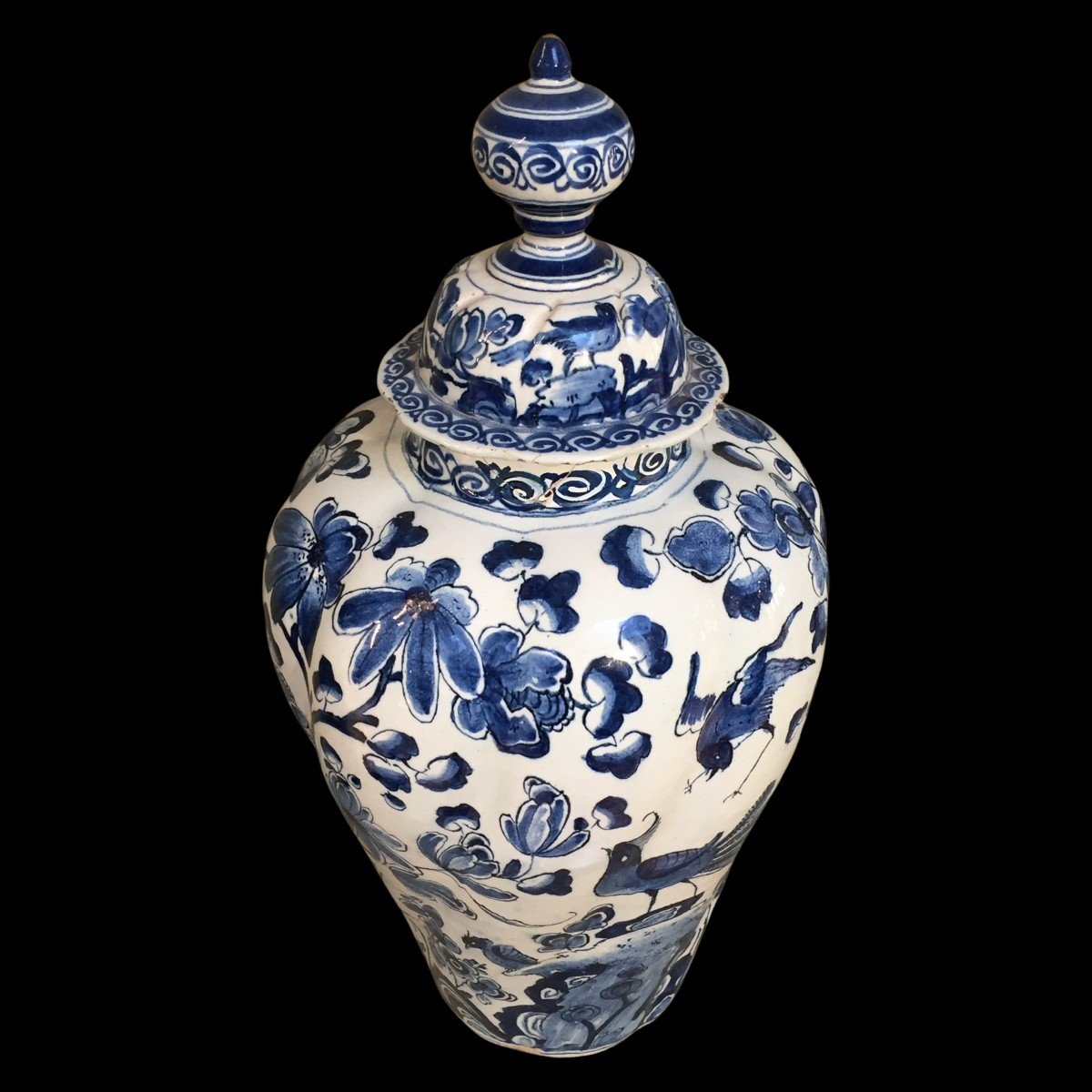 Un Vase à Couvercle En Faïence De Delft Bleu Et Blanc à Décor De Chinoiserie, XVIIIe Siècle-photo-1