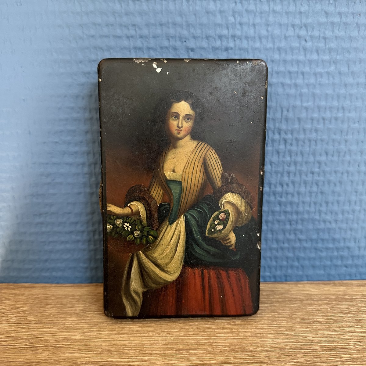 Boîte ancienne peinte à la main avec un portrait de dame, début du XIXe siècle