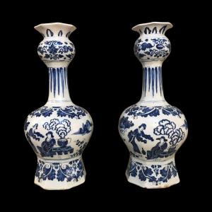 Ensemble De Deux Vases En Faïence De Delft à Décor Chinoiserie, XVIIe Siècle