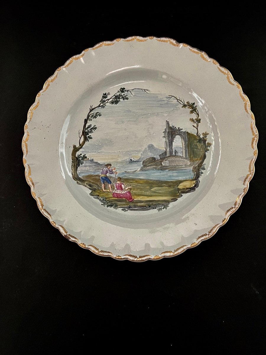 Assiette En Faïence De Marseille 18ème Siècle