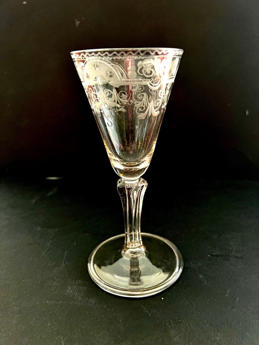 Grand Verre Soufflé Et Gravé début 18ème siècle