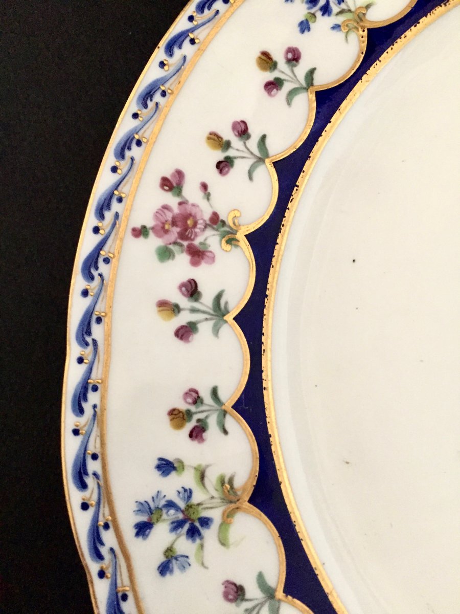 Assiette En Porcelaine Tendre De Sèvres XVIIIème Siècle-photo-4
