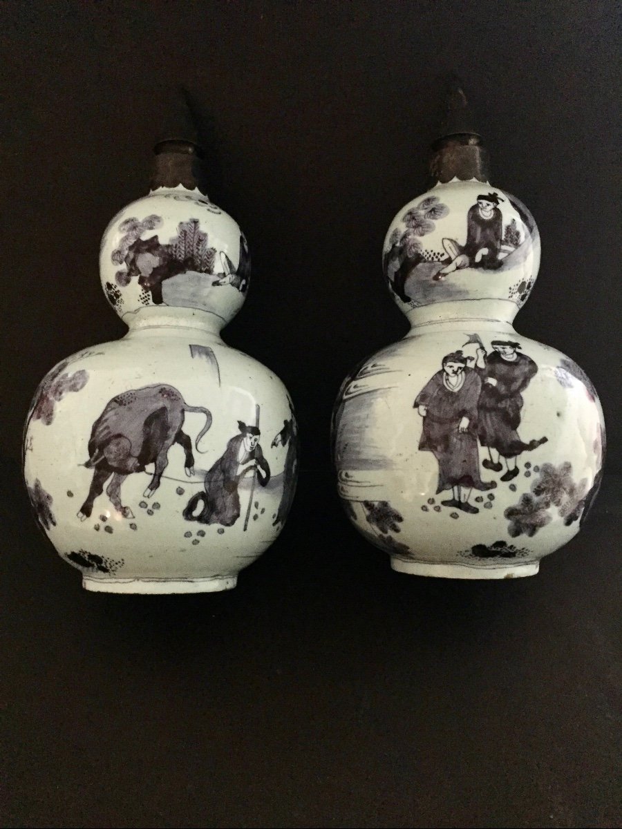 Pair Of Coloquinte Bottles In Nevers Earthenware 17th Century