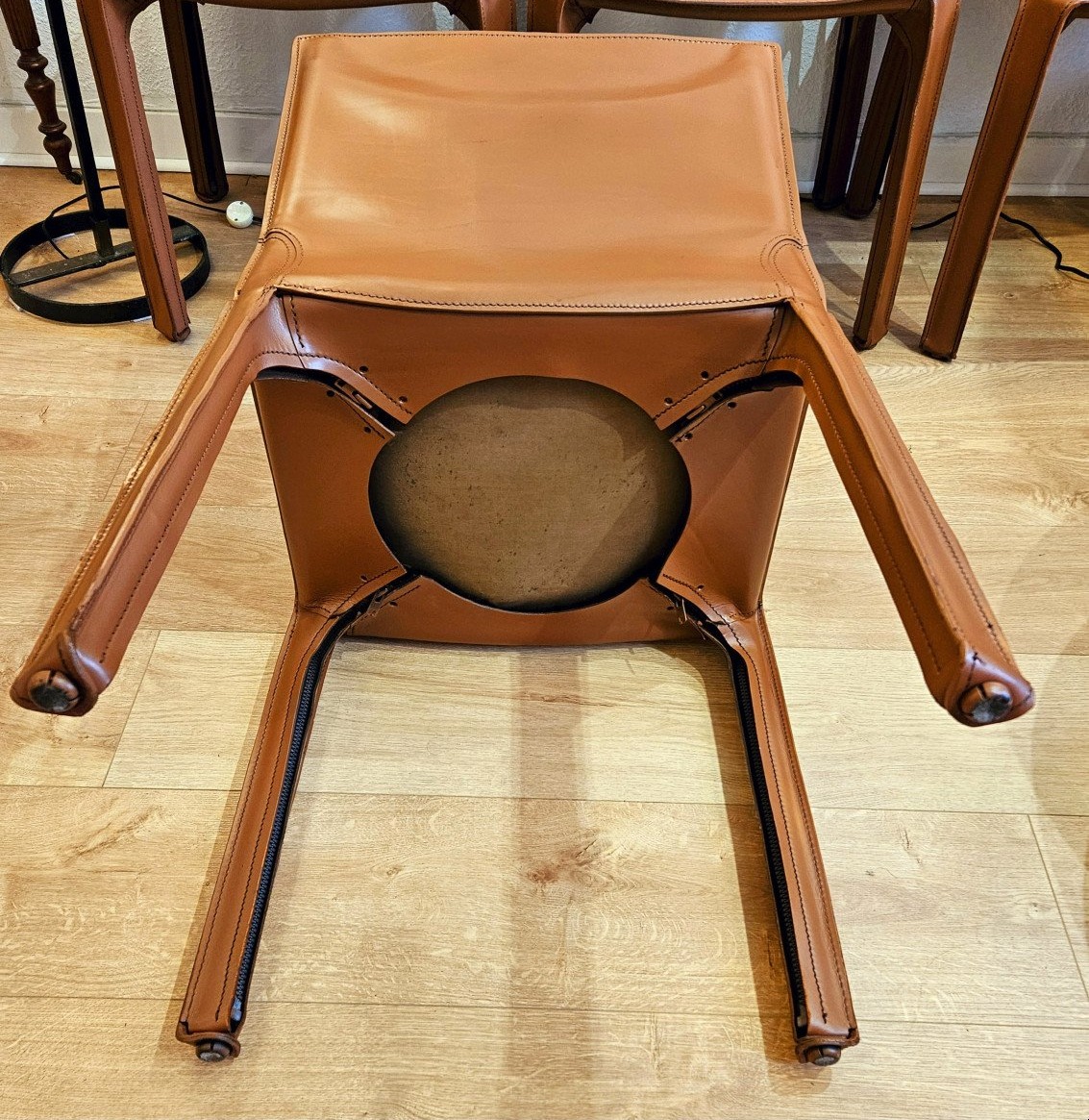 2 Chaises En Cuir Marron d'après Mario Bellini  -photo-2