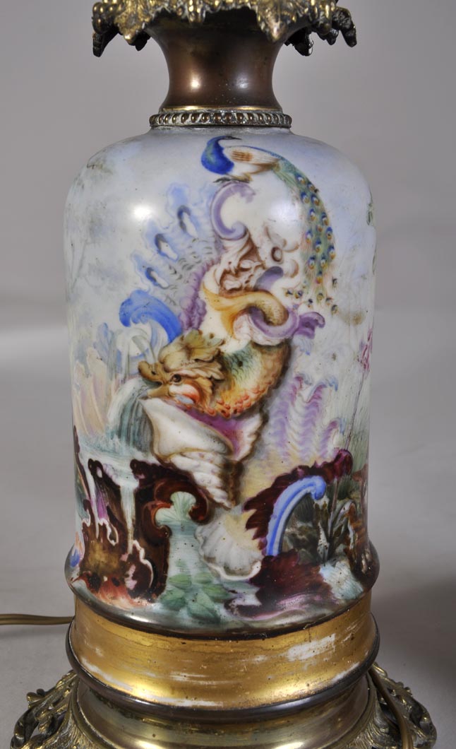 Paire De Lampe En Porcelaine à Décor De Singe Et d'Oiseaux Exotiques-photo-1