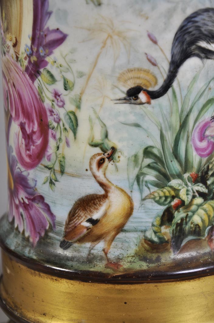 Paire De Lampe En Porcelaine à Décor De Singe Et d'Oiseaux Exotiques-photo-4