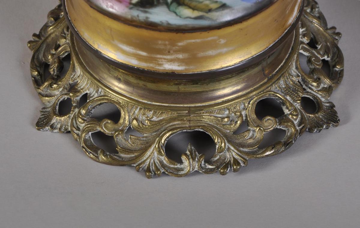 Paire De Lampe En Porcelaine à Décor De Singe Et d'Oiseaux Exotiques-photo-6