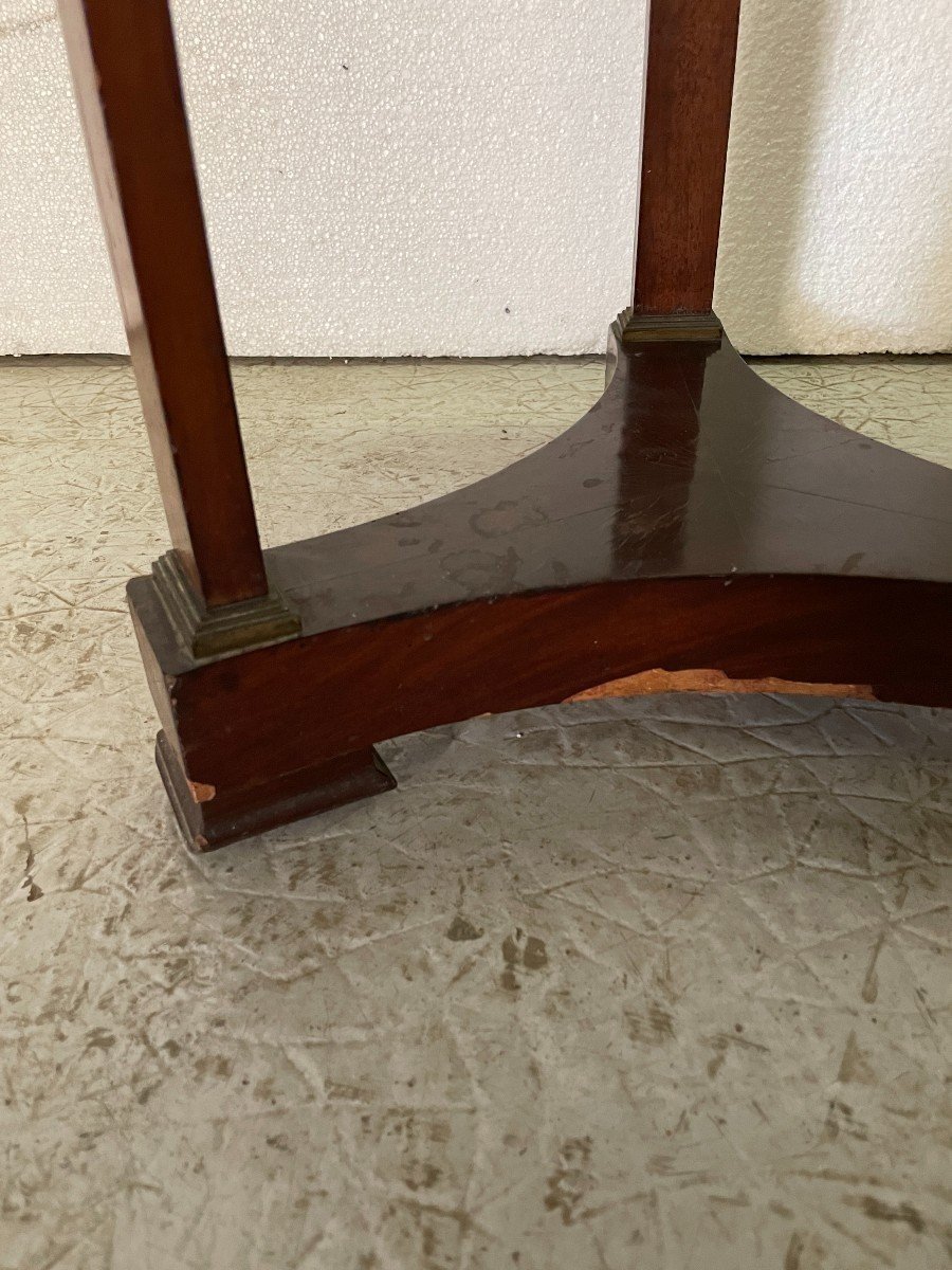 Small Mahogany Pedestal Table-photo-1