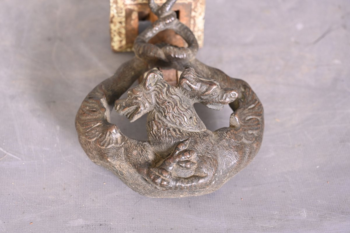 Heurtoir de porte en fonte représentant un chien bicéphale et un serpent-photo-4