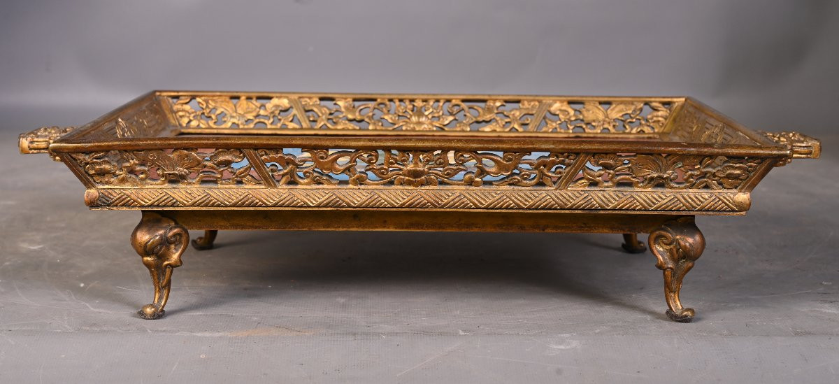 Plateau japonisant en bronze doré et plaque émaillée, monogrammé “J.B” et daté “1er juin 1876”-photo-2