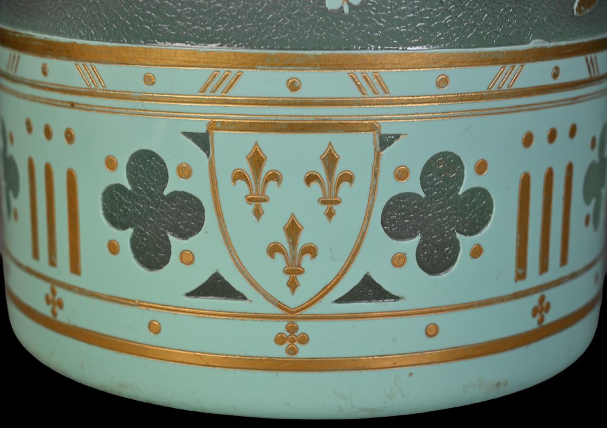 Large Glass Scroll Vase Decorated With Fleurdelisé Riders - Cristallerie Baccarat-photo-4