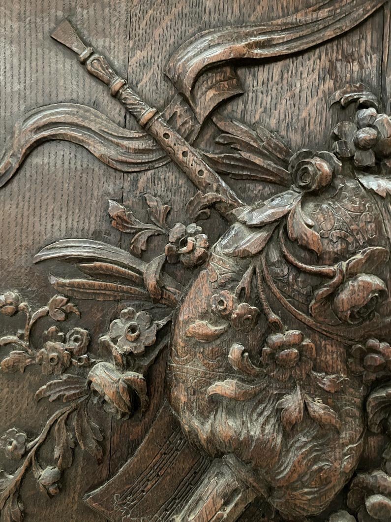 Trumeau en bois sculpté à décor de cornemuse-photo-3