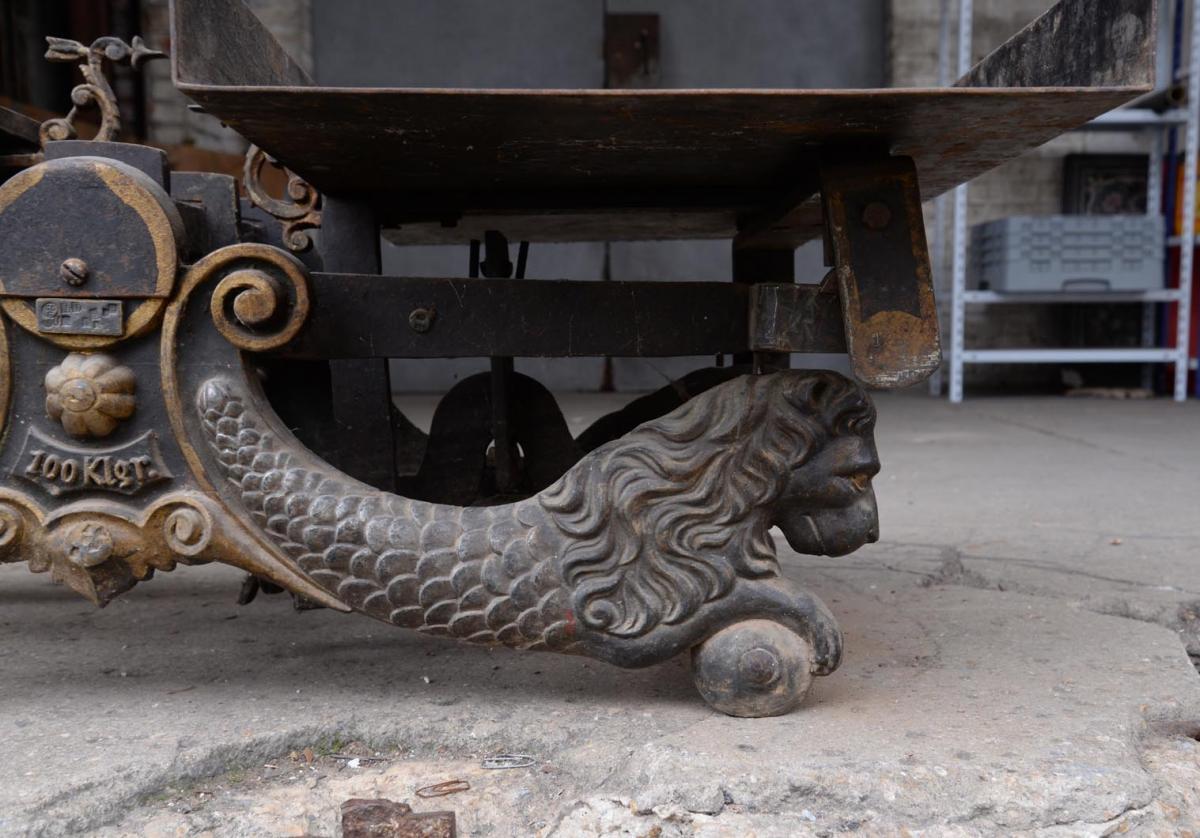 Rare Cast Iron Scale, 100 Kg, Lions Decor, Circa 1900-photo-2
