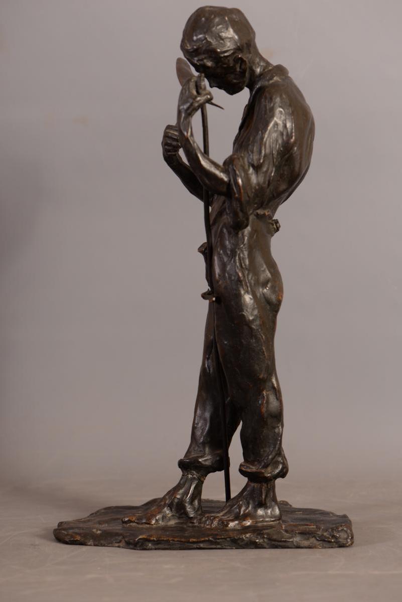 Alfredo Pina, Peasant Sharpening His Scythe, Bronze With Brown Patina-photo-3