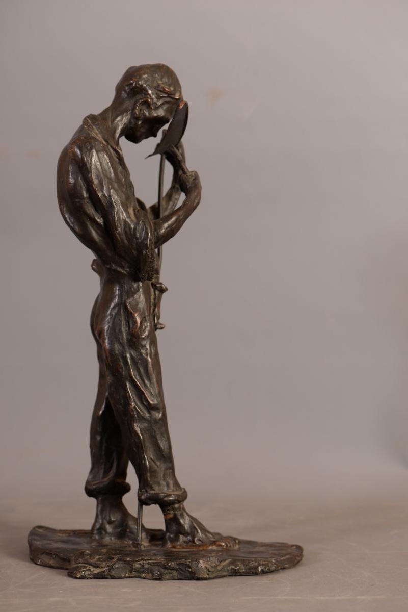 Alfredo Pina, Peasant Sharpening His Scythe, Bronze With Brown Patina-photo-4