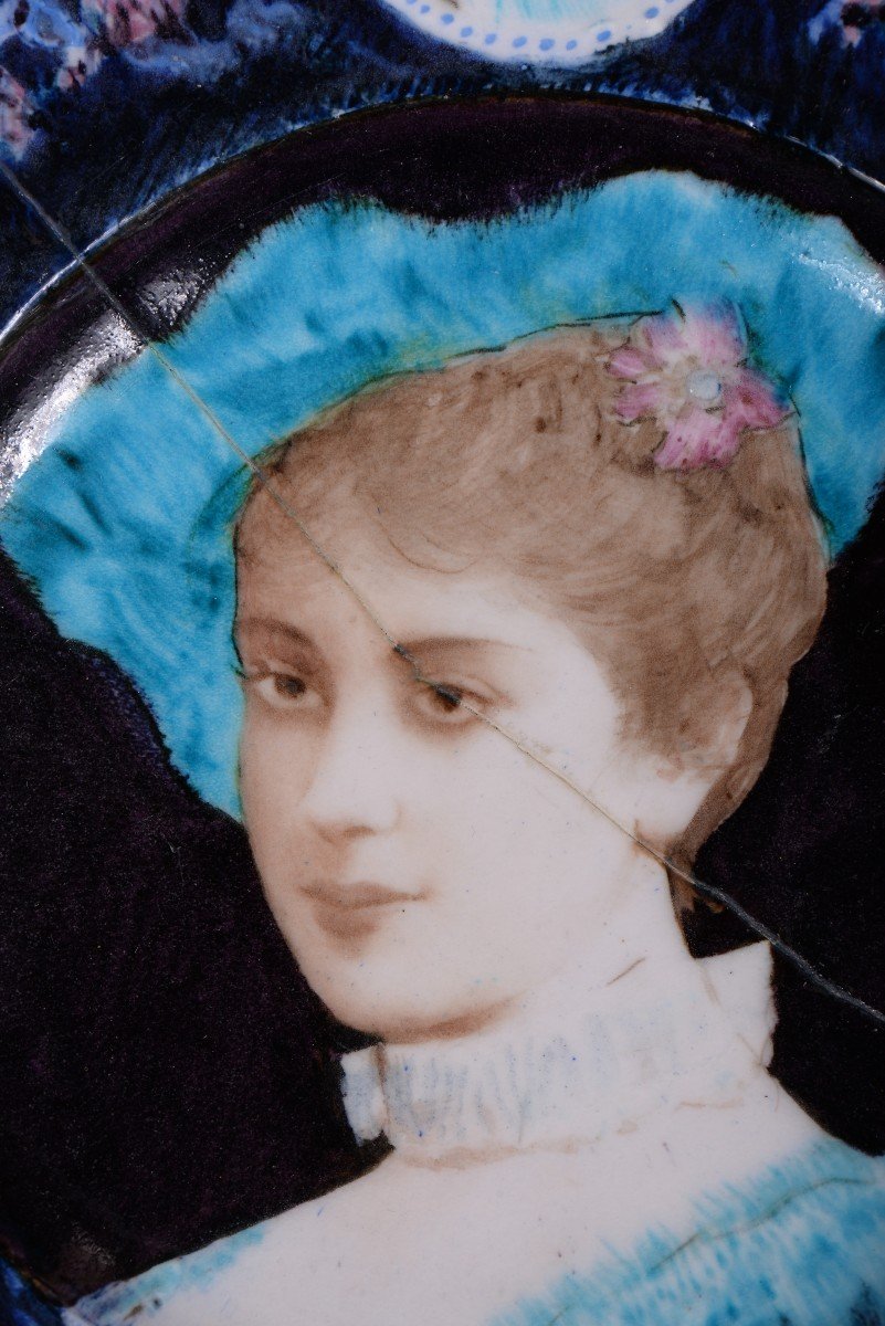 Théodore Deck - Glazed Ceramic Dish With Portrait Of A Woman-photo-3