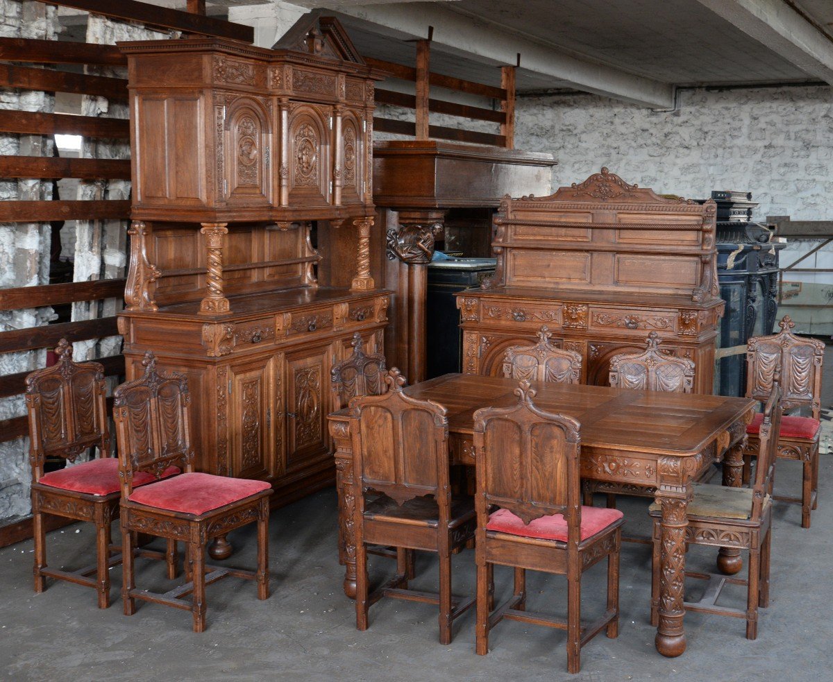 Neo-renaissance Oak Dining Room