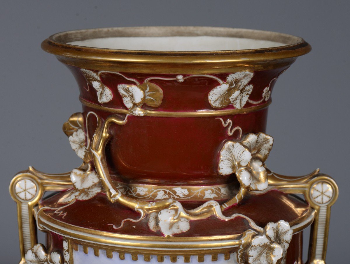 Porcelain Vase With Neoclassical Decoration-photo-4