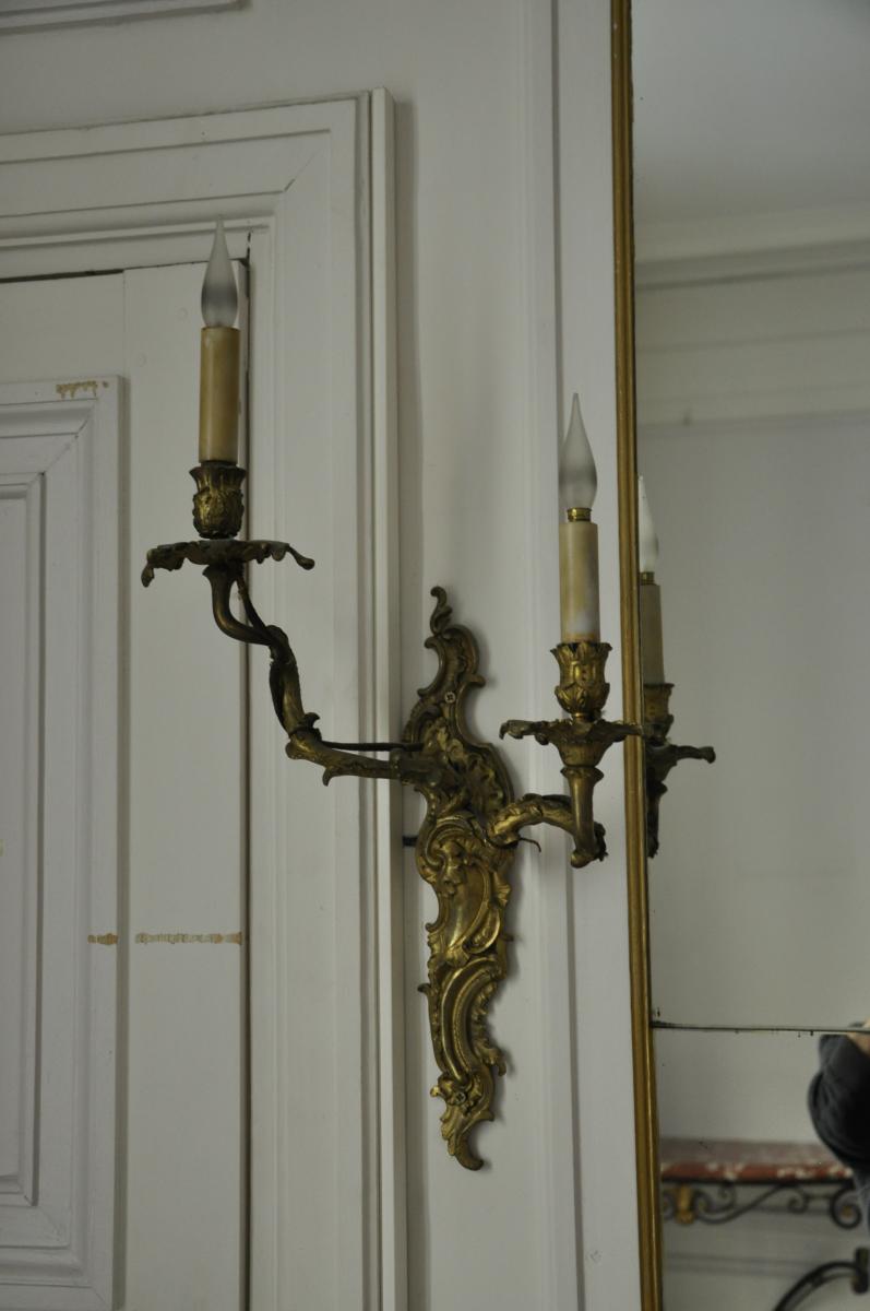 Pair Of Louis XV Sconces In Bronze Chiseled And Gilded-photo-2