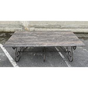 Table moderne à piétement en fonte et plateau en marbre