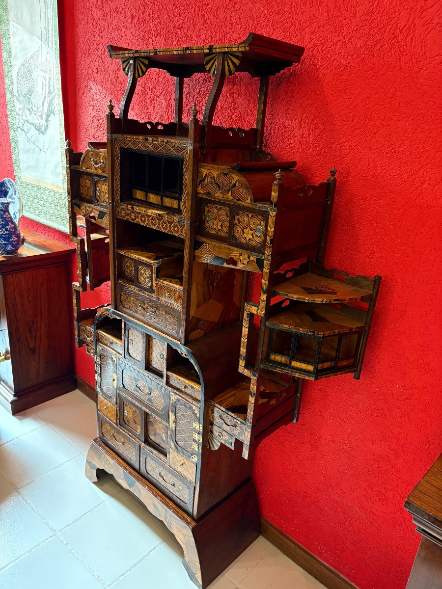 Kazaridana – Japanese Meiji Decorative Display Cabinet -photo-3