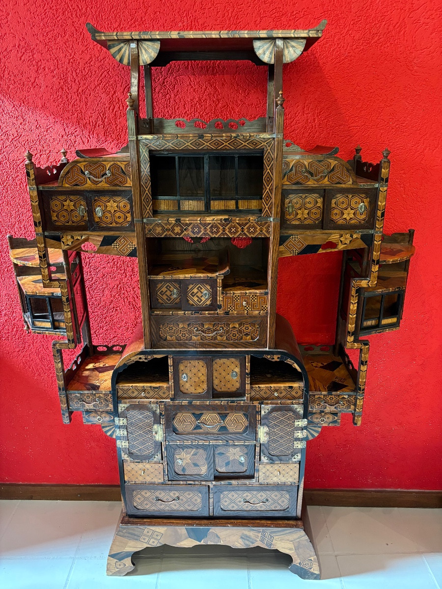 Kazaridana – Japanese Meiji Decorative Display Cabinet 