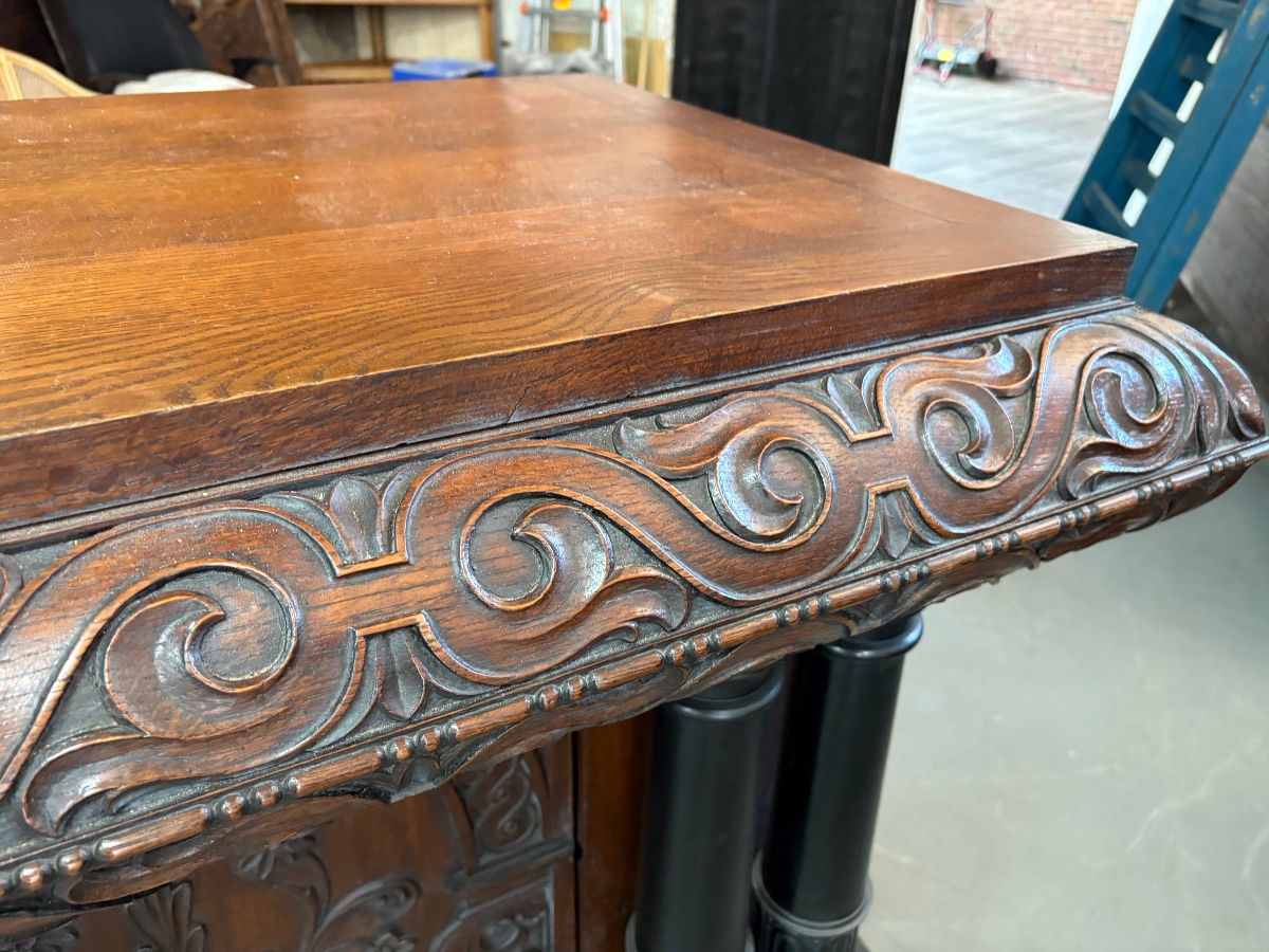 Buffet ancien — chêne, style néo-Renaissance (vers 1870-1910)-photo-1