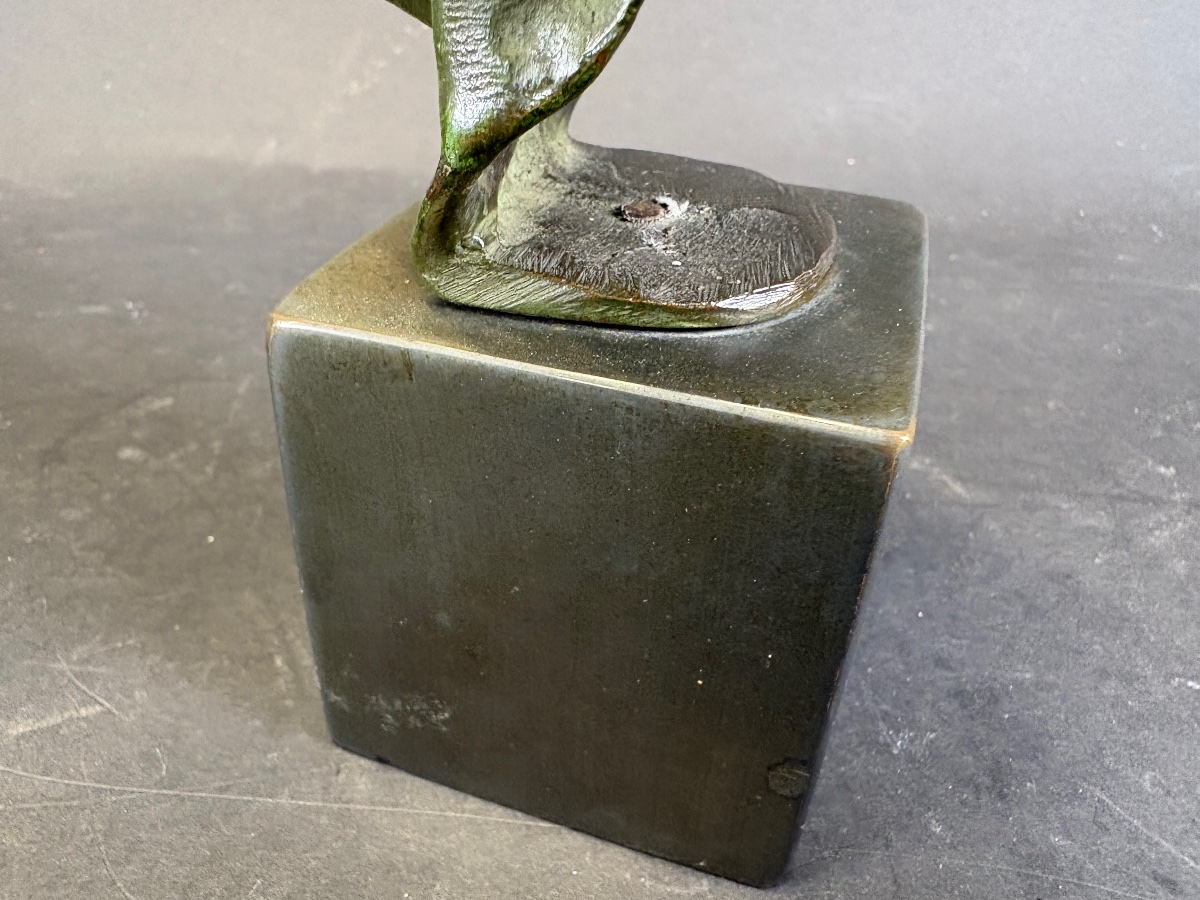 Buste en bronze d'une fillette voilée — Belle Époque, patine verte-photo-1