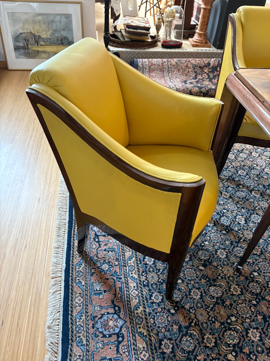 Salon Art Déco – 4 fauteuils club et table basse, acajou et cuir jaune-photo-3