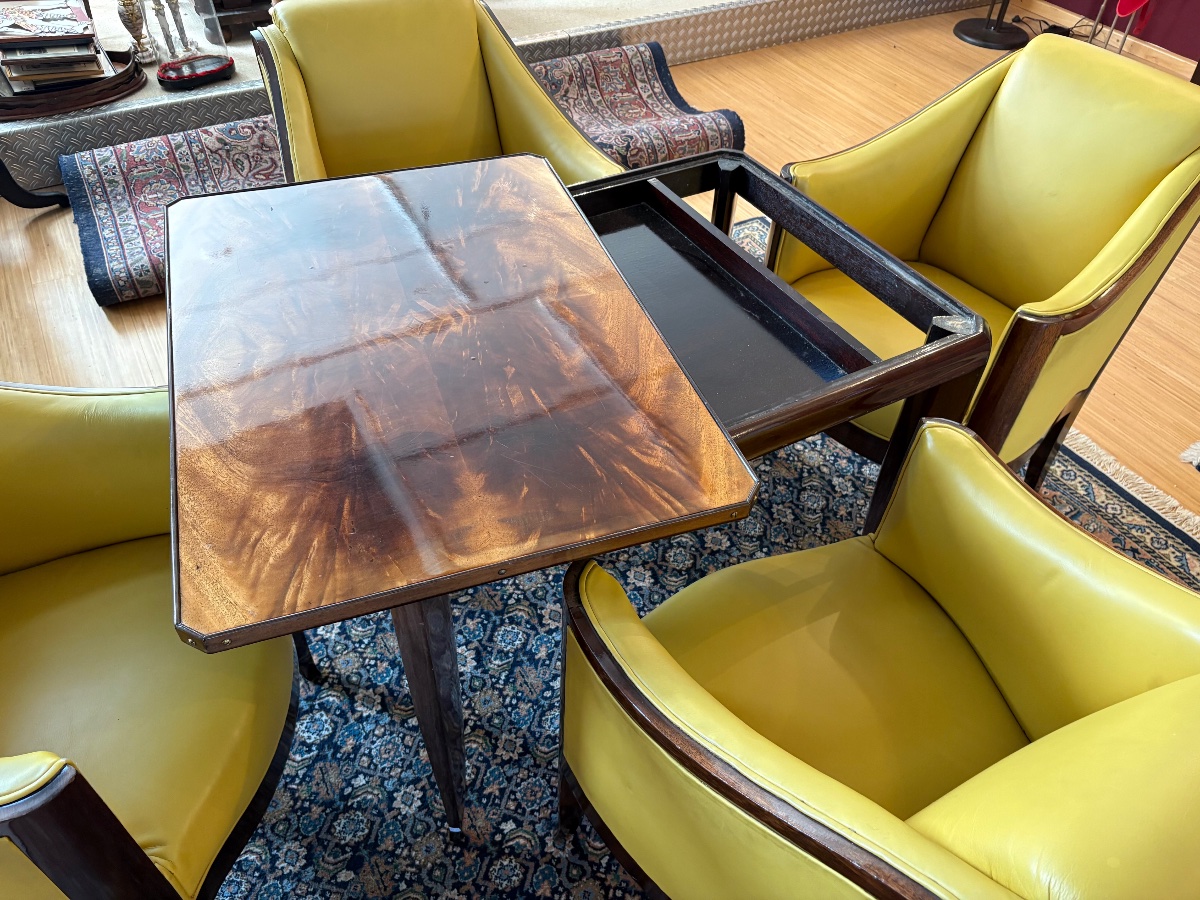 Salon Art Déco – 4 fauteuils club et table basse, acajou et cuir jaune-photo-4