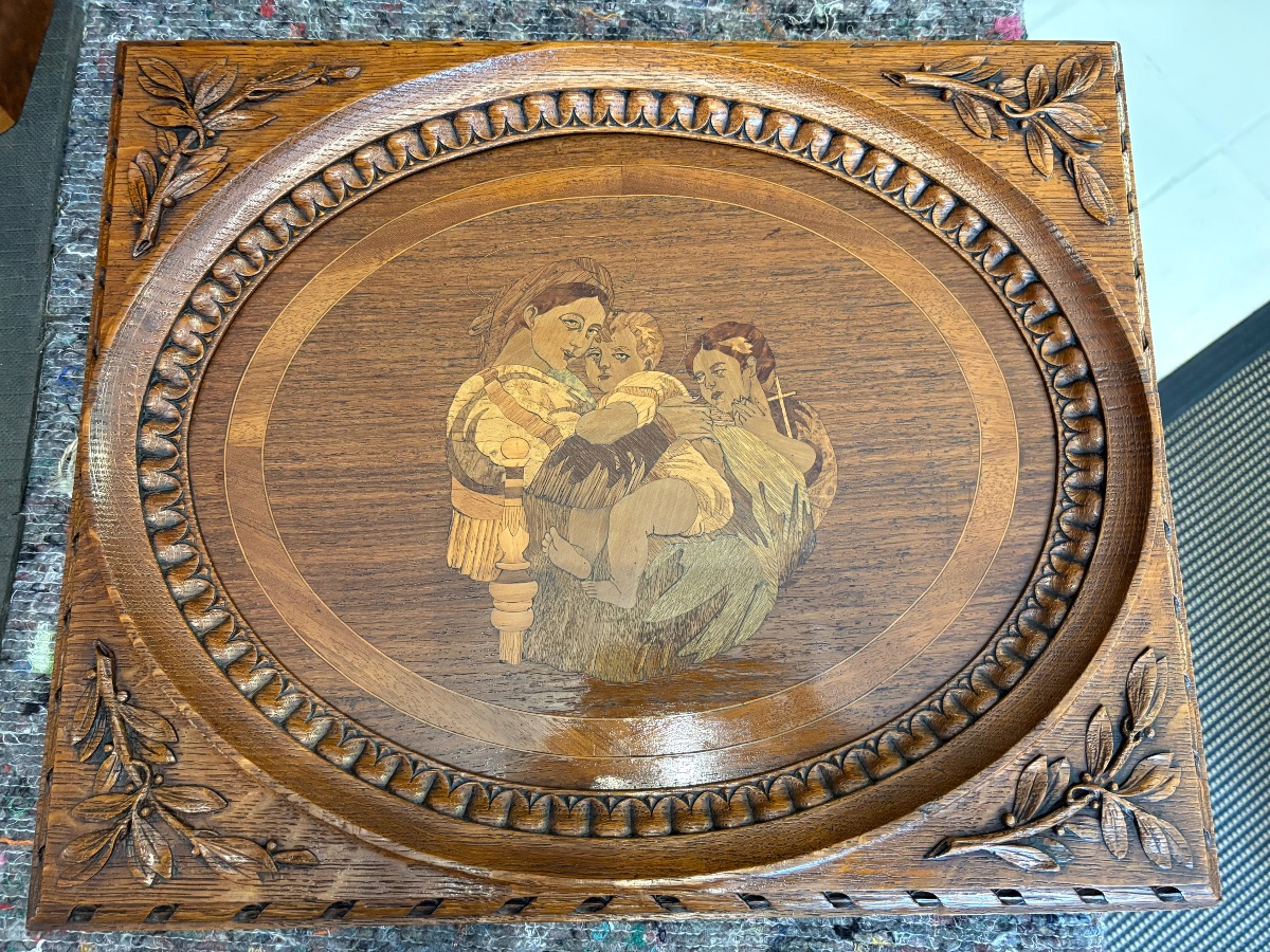 Panneau en chêne sculpté et marqueterie – Madonna della Seggiola d’après Raphaël-photo-2