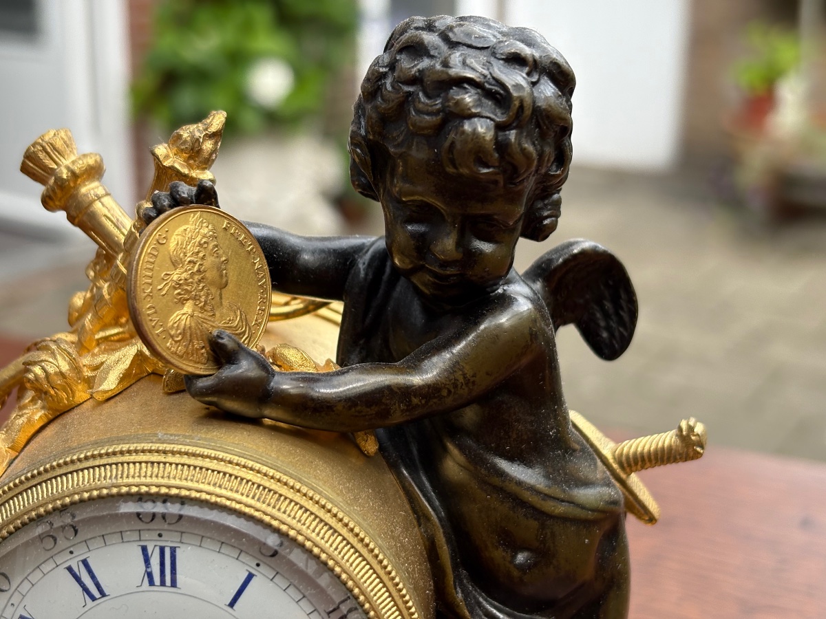 Pendulette française miniature – bronze doré et patiné au putto, vers 1880-photo-4