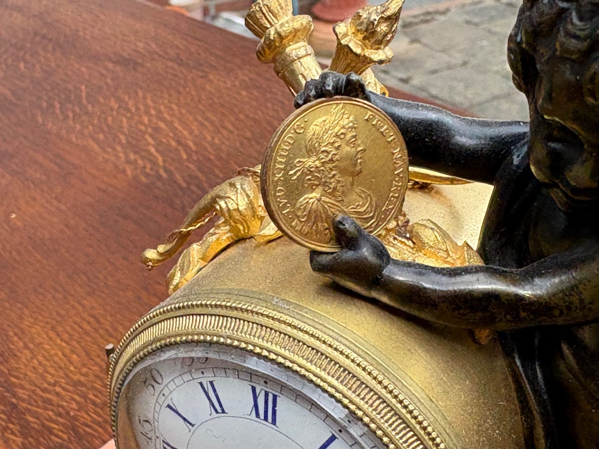 Pendulette française miniature – bronze doré et patiné au putto, vers 1880-photo-2