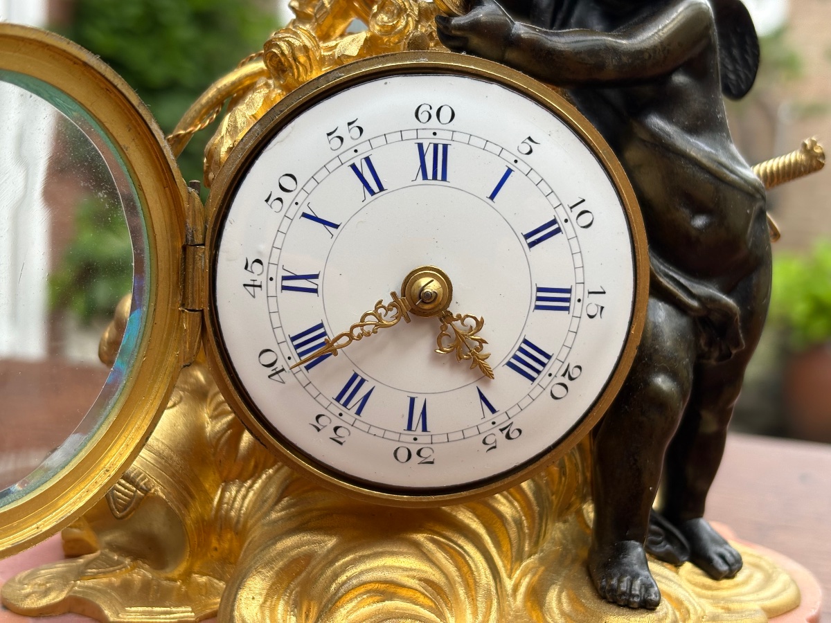 Pendulette française miniature – bronze doré et patiné au putto, vers 1880-photo-3