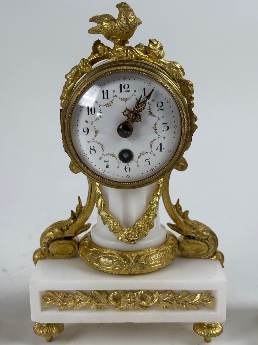Garniture de cheminée miniature française de style Louis XVI, bronze doré et marbre blanc 1880-photo-2