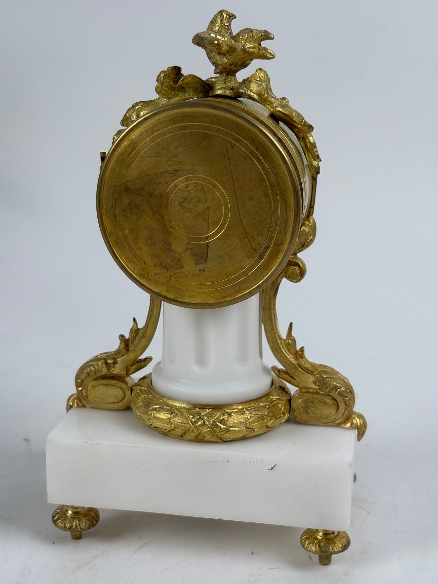 Garniture de cheminée miniature française de style Louis XVI, bronze doré et marbre blanc 1880-photo-6
