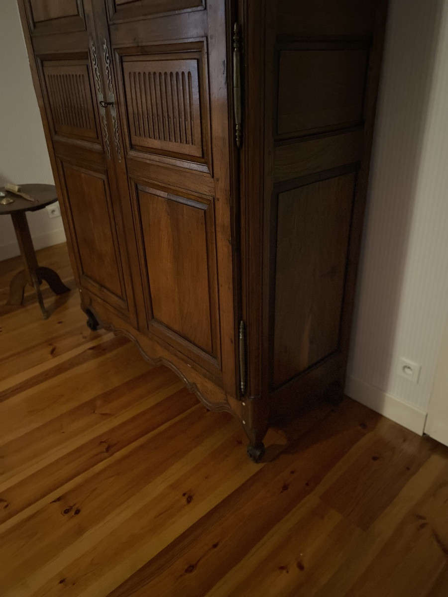 Louis XV Style Regional Wardrobe In Solid Oak – Southwest France – Late 18th Century-photo-2
