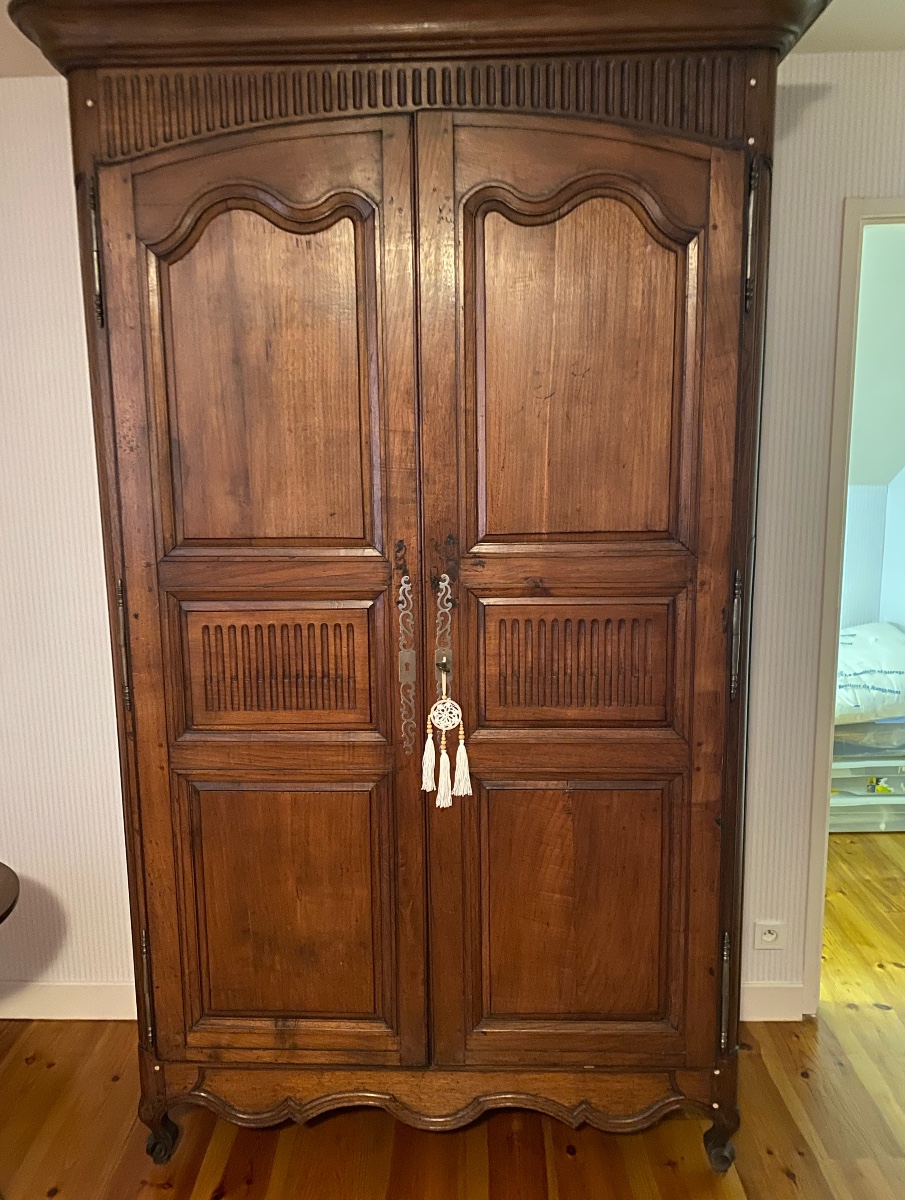 Louis XV Style Regional Wardrobe In Solid Oak – Southwest France – Late 18th Century